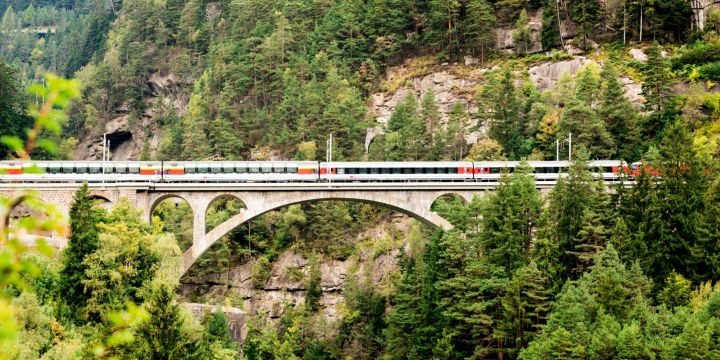 ⓒ Suiza Turismo - By-Line: swiss-image.ch/Alain Kalbermatten Gotthard Express